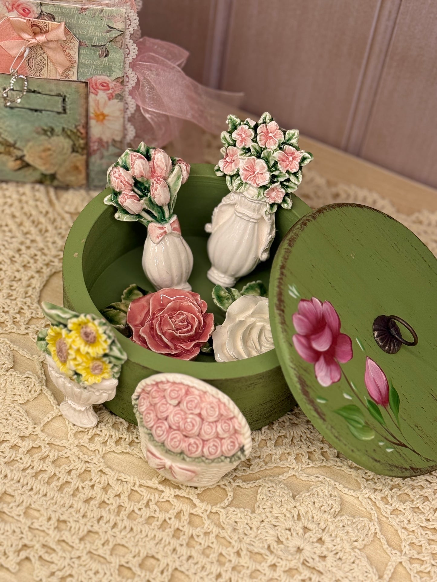 Floral Magnet flowers vase 7 cm