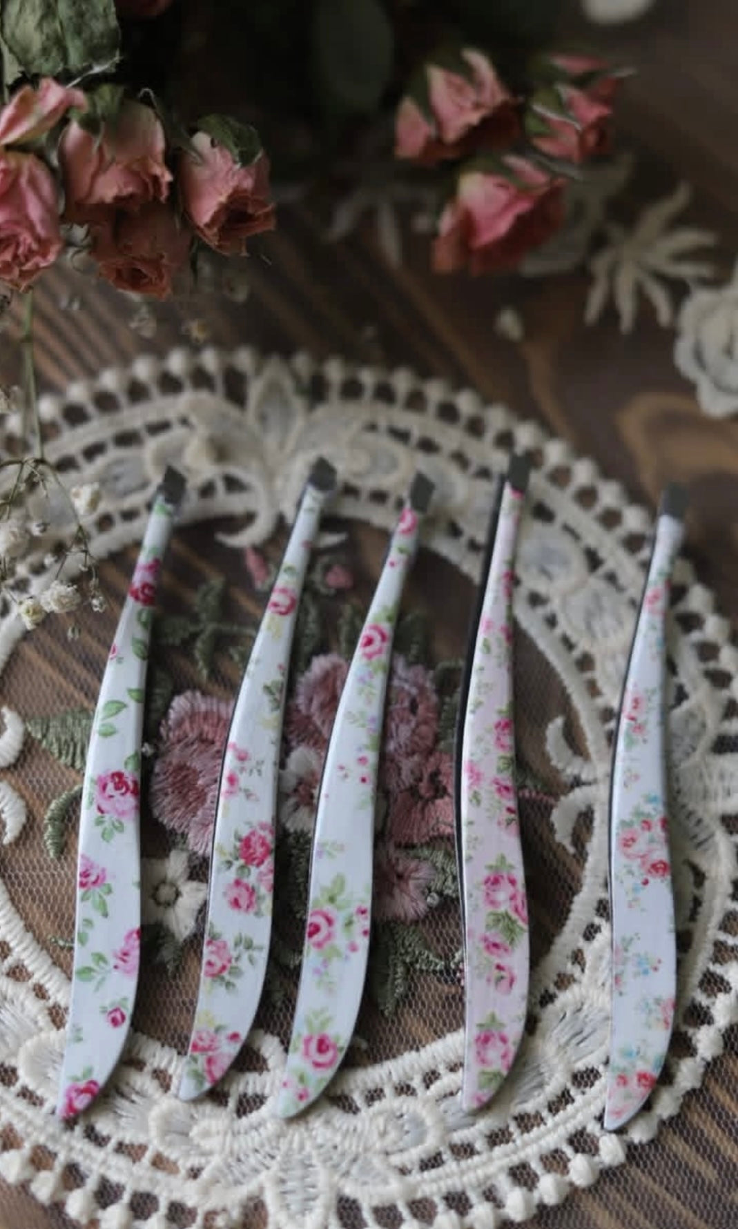Tweezers