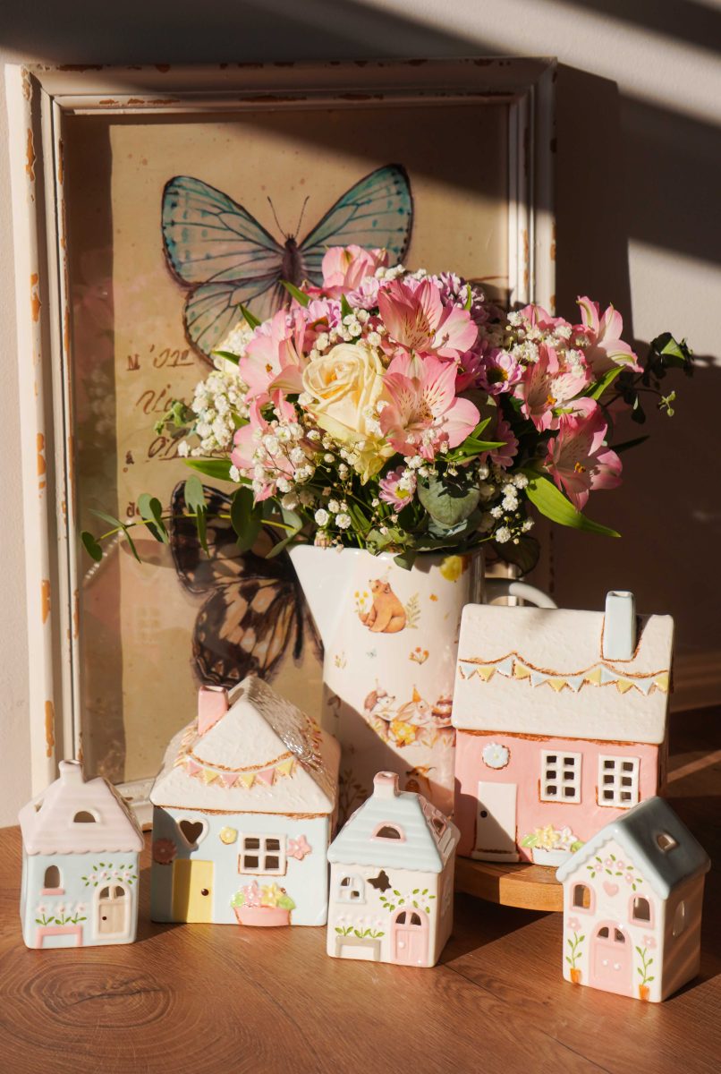 Pink ceramic tea light candle holder house Country 15,5 cm Isabelle Rose